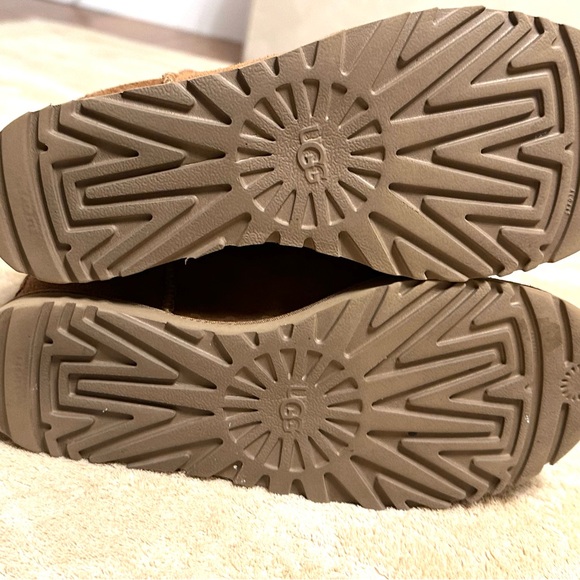 UGG Classic Mini Wedge Bootie - Picture 5 of 10